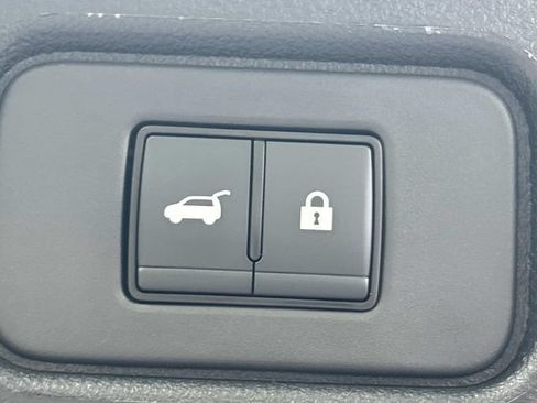 Used 2025 Nissan Pathfinder Platinum w/ Black Appearance Package AWD/4WD image 14