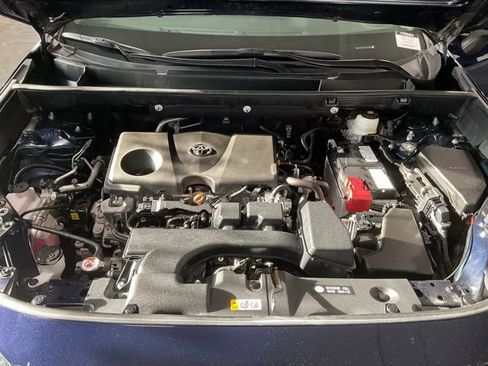 Used 2025 Toyota RAV4 XLE image 20