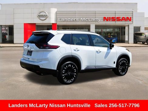 Used 2026 Nissan Rogue SV FWD image 3