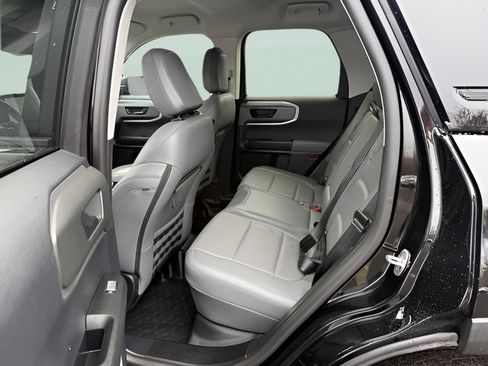 Used 2025 Ford Bronco Sport Badlands AWD/4WD image 5