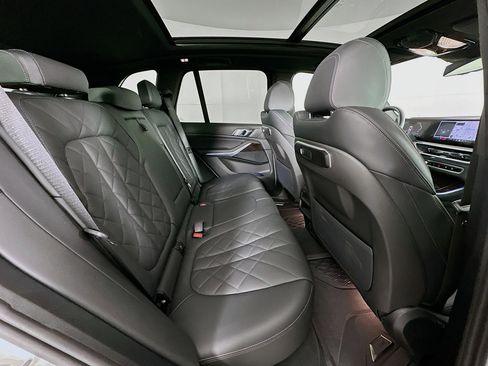 Used 2025 BMW X5 xDrive40i w/ Parking Assistance Package image 31