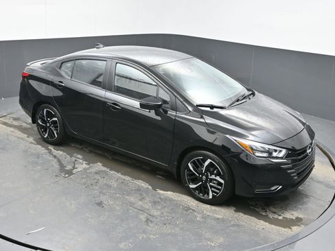 New 2025 Nissan Versa SR image 30