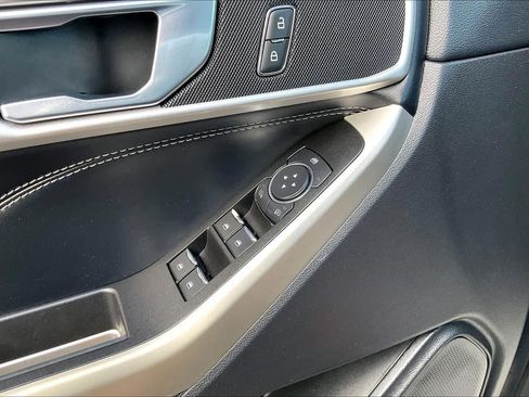 Used 2022 Ford Explorer XLT RWD image 60