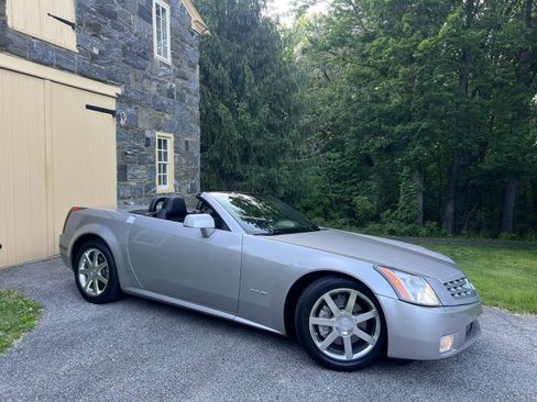 Used 2004 Cadillac XLR RWD image 42