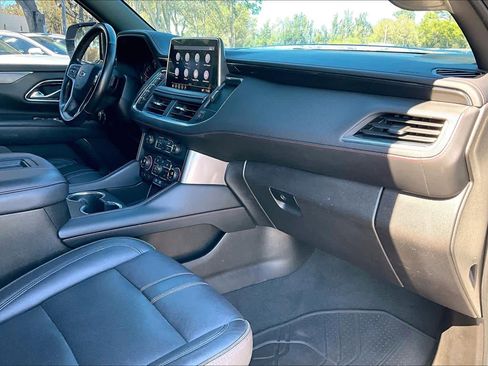 Used 2021 Chevrolet Suburban RST w/ Luxury Package image 19