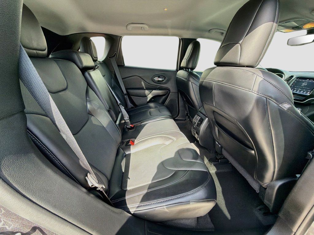 Used 2020 Jeep Cherokee Limited FWD image 28