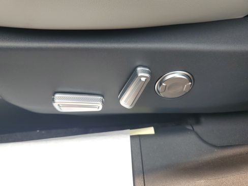 New 2026 Lincoln Nautilus Reserve AWD/4WD image 12