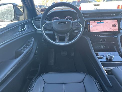 New 2026 Jeep Grand Cherokee Limited w/ Limited Altitude Package AWD/4WD image 14