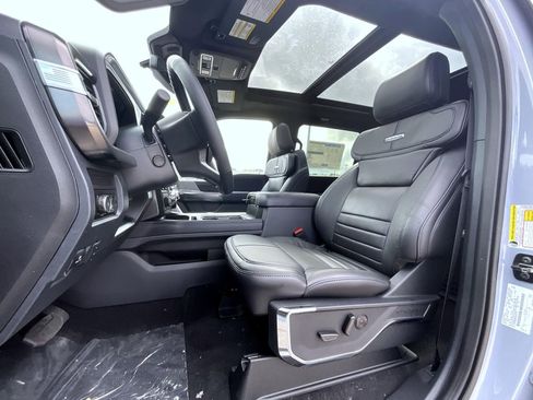 New 2026 Ford F250 Platinum w/ Tremor Off-Road Package AWD/4WD image 12