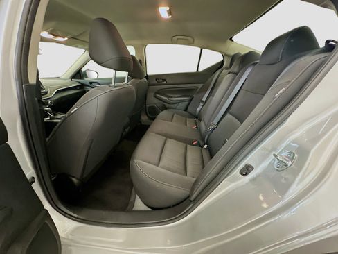 Used 2025 Nissan Altima 2.5 SV image 28