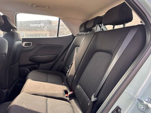 Certified 2025 Hyundai Venue SE image 16