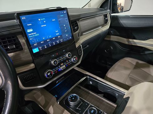 Used 2023 Ford Expedition Max Limited image 26