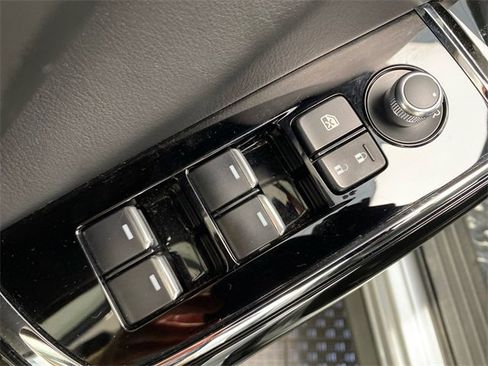 Used 2022 MAZDA CX-9 Touring image 12