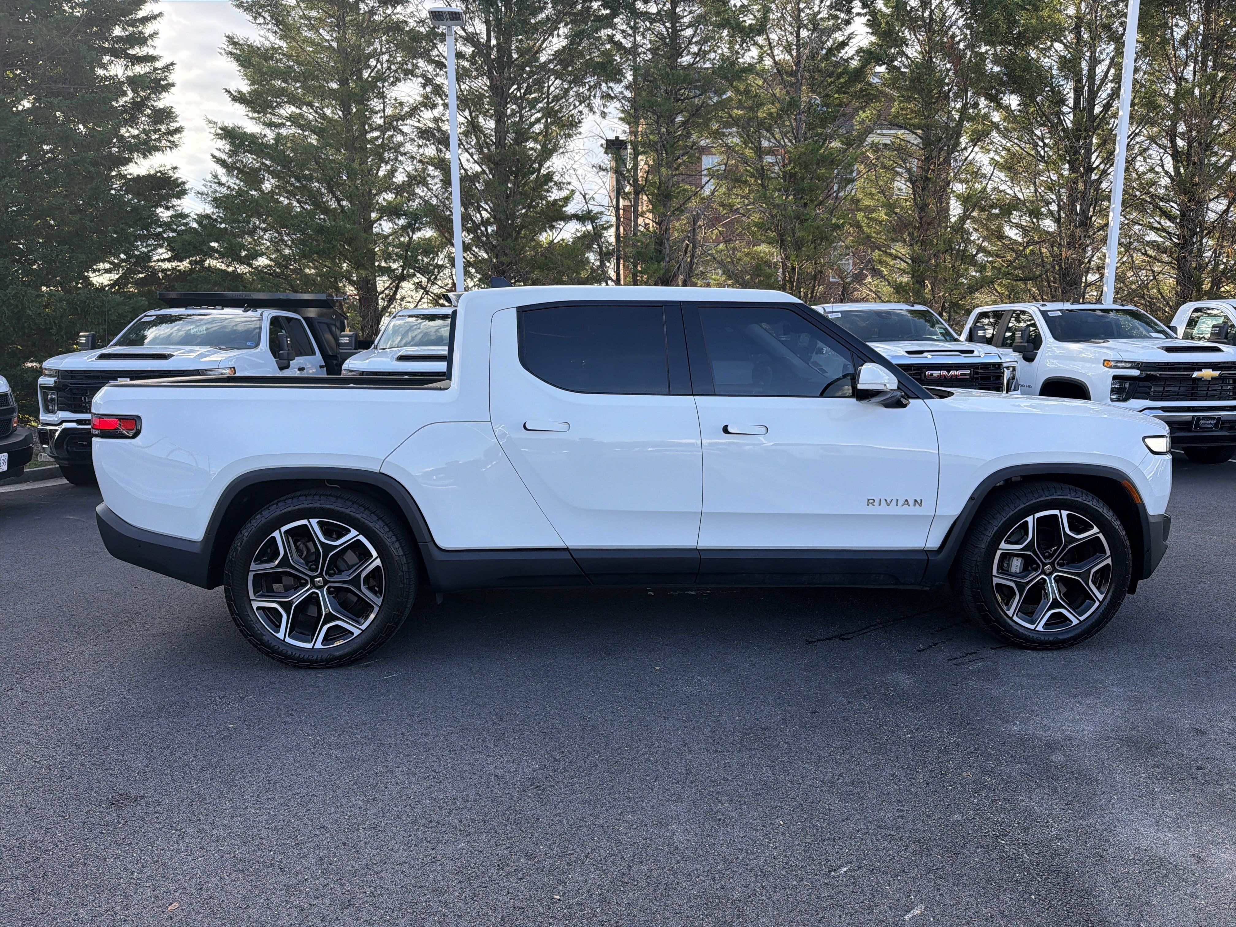 Used 2023 Rivian R1T Adventure Dual AWD/4WD image 11
