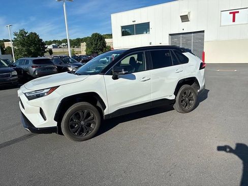 Used 2024 Toyota RAV4 XSE AWD/4WD image 15