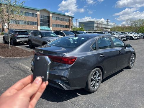 Used 2023 Kia Forte LXS FWD image 6