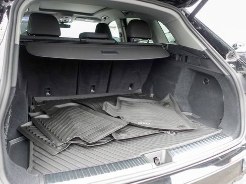 Used 2025 Audi Q5 Premium Plus w/ Premium Plus image 25