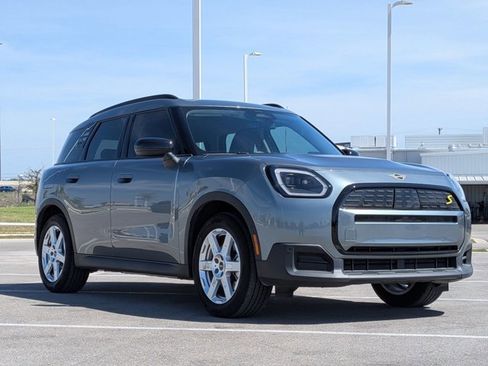 Used 2025 MINI Cooper Countryman SE image 3