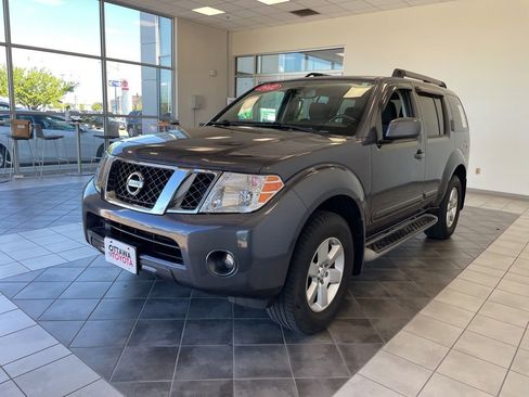 Used 2012 Nissan Pathfinder SV AWD/4WD image 2