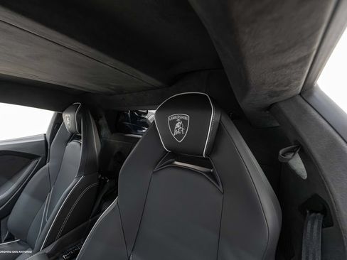 Used 2026 Lamborghini Revuelto AWD/4WD image 24