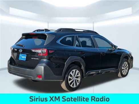 Used 2023 Subaru Outback Premium image 6