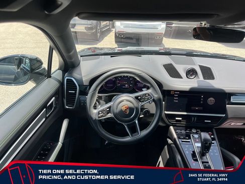 Used 2023 Porsche Cayenne Platinum Edition AWD/4WD image 13