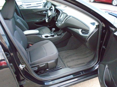 Used 2017 Chevrolet Malibu LS FWD image 10