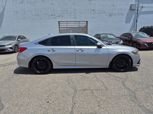 Used 2023 Honda Civic EX image 2