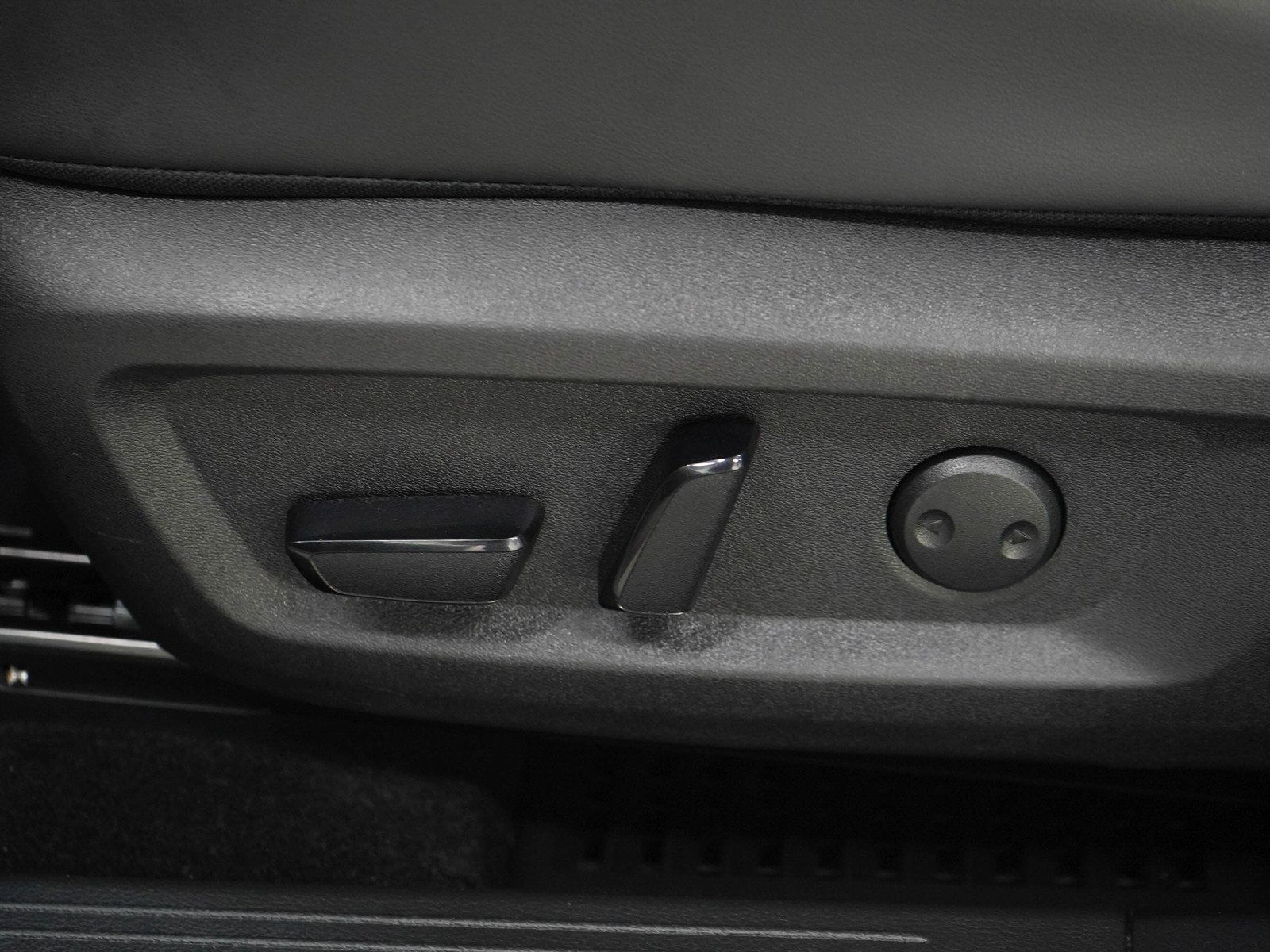 Used 2023 Nissan Rogue Platinum AWD/4WD image 24