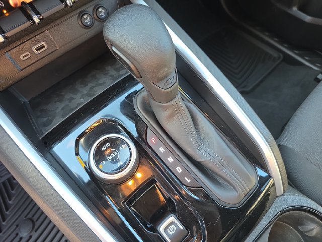 Used 2023 Chevrolet Colorado Trail Boss AWD/4WD image 28