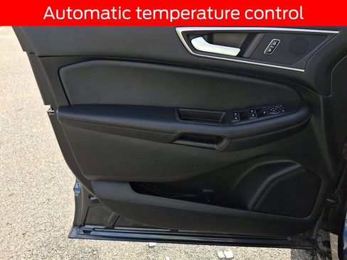 Used 2022 Ford Edge SEL w/ Convenience Package image 12