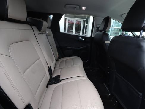 Used 2022 Ford Escape Titanium image 23