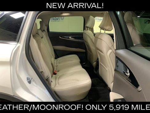Used 2023 Lincoln Nautilus Reserve w/ Luxury Package AWD/4WD image 15