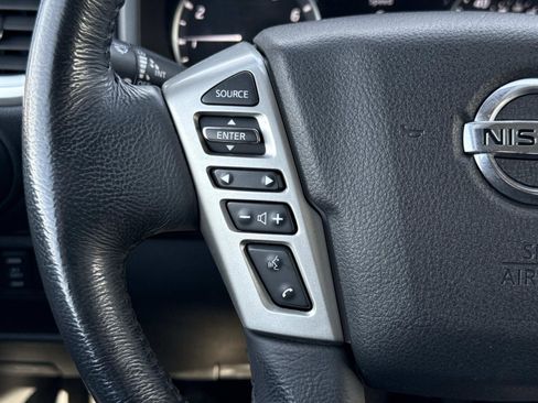 Used 2021 Nissan Titan SV w/ SV Convenience Package image 14