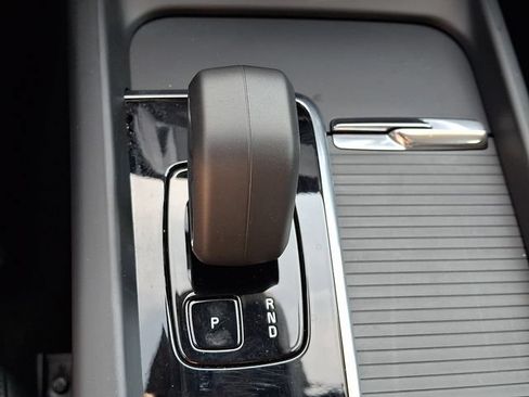 Certified 2024 Volvo XC60 T8 Core w/ Climate Package AWD/4WD image 16