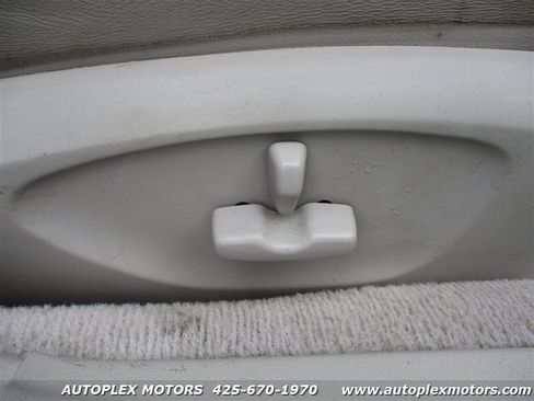 Used 2008 Subaru Outback 2.5XT Limited image 38