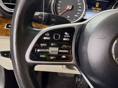 Used 2019 Mercedes-Benz E 300 4MATIC image 23