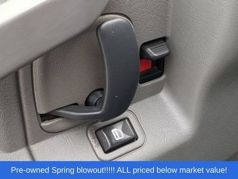 Used 2016 Chevrolet Express 2500 RWD image 21