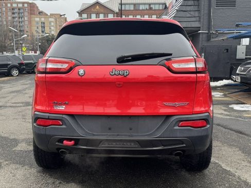Used 2017 Jeep Cherokee Trailhawk image 10