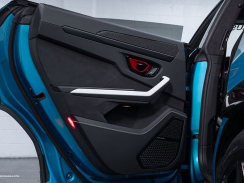 New 2025 Lamborghini Urus SE image 38