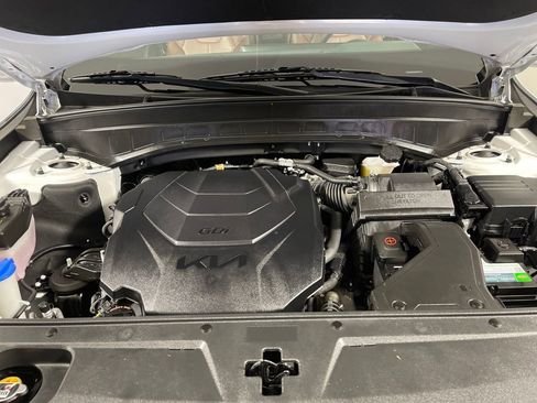 Used 2023 Kia Telluride EX w/ EX Captain's Chair Package image 10