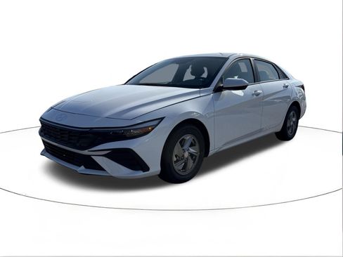 New 2026 Hyundai Elantra SE FWD image 7