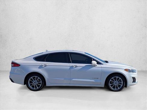 Used 2019 Ford Fusion SEL image 4