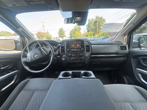 Used 2023 Nissan Titan SV RWD image 15