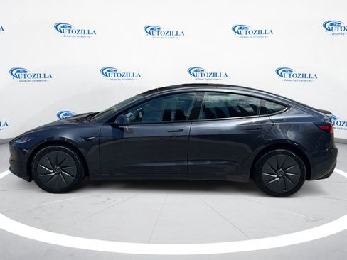 Used 2025 Tesla Model 3 RWD image 2