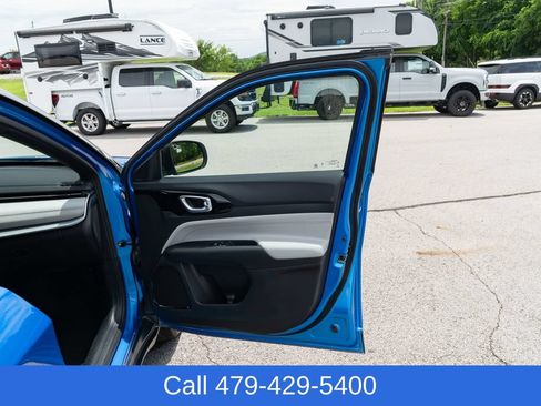 Used 2025 Jeep Compass Limited AWD/4WD image 16