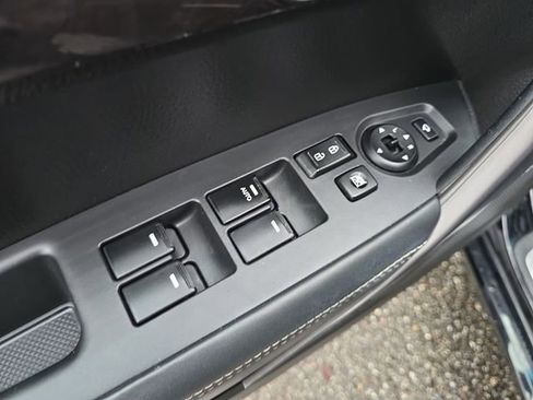 Used 2014 Kia Sorento SX image 26