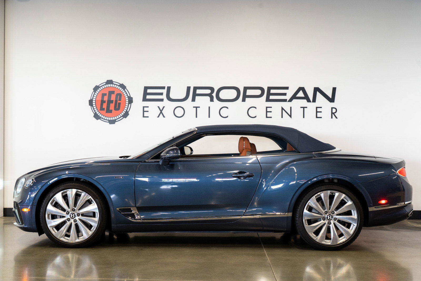 Used 2024 Bentley Continental GT V8 AWD/4WD image 24