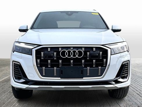 Used 2025 Audi Q7 3.0T Premium image 2