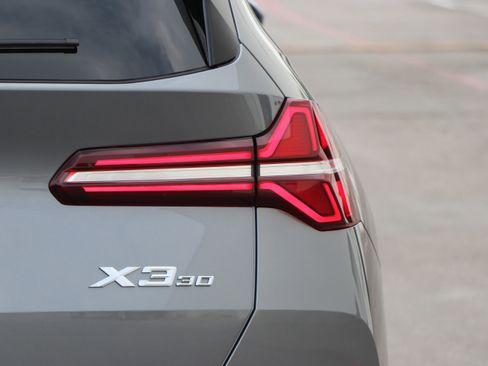 Used 2025 BMW X3 xDrive30i w/ Premium Package image 11